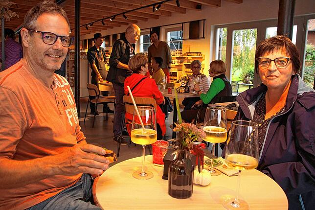 Stefan und Inge Henninger kennen den Hof bereits von der After-Work-Party. Überraschungen zeigen sich aber noch einige. Unter anderem ...