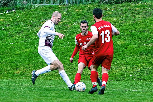 Bild 13: SV Deggenhausertal gewinnt Kellerderby gegen SG BAT mit 1:0. Wir waren mit der Kamera dabei!