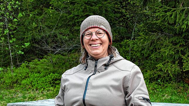 Sandra Lass ist Biologin, Klangtherapeutin und ausgebildete Kursleiterin für das Waldbaden. Ihre Liebe zur Natur gibt sie in ihren ...
