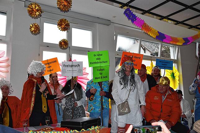 Bild 14: Bilder vom Weilheimer Narrengericht: Fasnet in voller Farbenpracht erleben