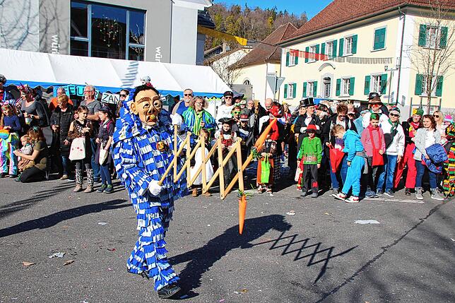 Bild 34: Bilder vom närrischen Treiben beim Treffen der Narren am Fasnachtsmontag in Stühlingen (Teil 2)