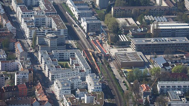 Blick aus der Luft auf Petershausen. Eine dichte, mehrgeschossige Bebauung, die wie hier sehr urban wirkt, bereitet vielen Bürgern ...