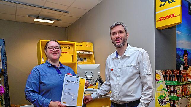 Rewemarkt-Inhaber Michael Gut und seine Mitarbeiterin Stella Haberstroh freuen sich, die bisher schon angebotenen Serviceleistungen der ...