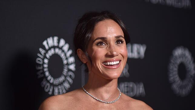 Zum Start der zweiten Staffel von „With Love, Meghan“ veröffentlichte die Herzogin besondere Aufnahmen vom Set, auf denen auch ihre ...