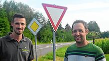 Simon Martin (links) betreibt das Hofcafé Martin, Benjamin Klotz vom Obsthof Klotz verpachtet ihm das Grundstück. Seit der Eröffnung vor ...