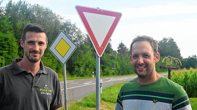 Simon Martin (links) betreibt das Hofcafé Martin, Benjamin Klotz vom Obsthof Klotz verpachtet ihm das Grundstück. Seit der Eröffnung vor ...