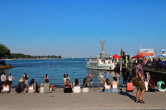 Bild 20: Beim Seenachtfest 2025 wird das Konstanzer Bodenseeufer zur Festmeile