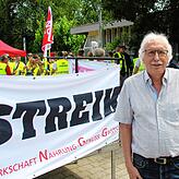 „Der Konzern soll seiner sozialen Verantwortung gerecht werden, denn Menschen sind keine Kostenfaktoren, sondern diejenigen, welche ...