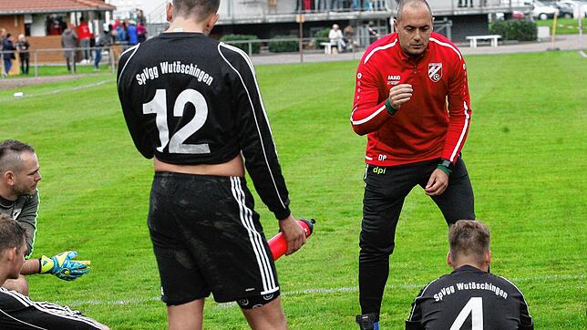 Mit Eifer dabei: Seit Sommer 2019 trainiert Daniel Pietzke mit seinem &bdquo;Co&ldquo; Manuel Merk den A-Kreisligisten Spvgg. ...