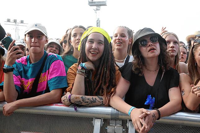 Bild 9: RIN rappt am Sonntag beim Southside-Festival