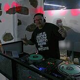 In der Seven Bar in der Hauptstraße stand DJ Mirko Maschine aus Hamburg mit Old School Hip Hop während „Meßkirch tanzt“ an ...
