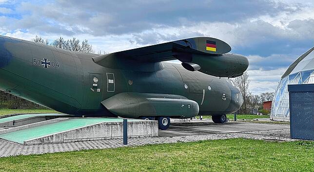 Die ausgemusterte Transall-Maschine wird als Übungsplattform für das Überlebenstraining des fliegenden Personals in Pfullendorf genutzt.