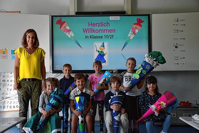 Die Klasse 1 f der Grundschule Niedereschach-Fischbach, die zusammen mit der Klasse 2f unterrichtet wird, mit Klassenlehrerin Isabell Alf.