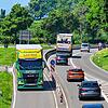 Die Bundesstraße 31 bei Stetten: Im Bereich der B33-Einfahrt Richtung Meersburg trennen sogenannte Bischofsmützen die Fahrbahnen, im ...