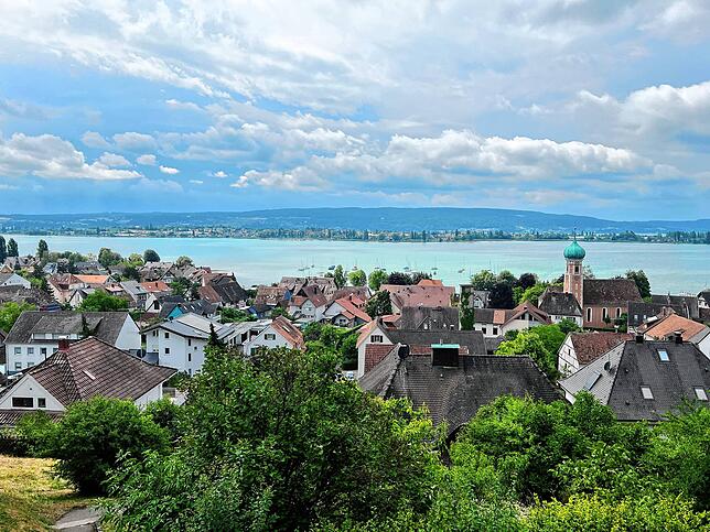 Der Blick vom Hörenberg über Allensbach bis zur Insel Reichenau &ndash; hier erkennt jeder sofort, wie schön die Gemeinde eigentlich ist.