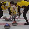 „Die Lage in den letzten Jahren war existenzgefährdend“, sagt Oliver Trevisiol, Präsident des Curlingclub Konstanz (Bildmitte).