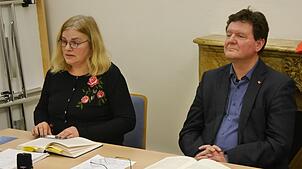 Doris Muth und Edwin Ernst Weber lesen abwechselnd aus der Lebensgeschichte von Fürstin Amalie Zephyrine vor und beschreiben ihre ...