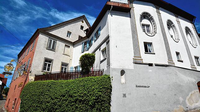 Ungewisse Zukunft: Über drei Generationen war der Sipplinger Gasthof Adler Dorfmittelpunkt. Der auf das Franziskanerinnenkloster aus dem ...