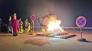 Bild : Öflingen im Ausnahmezustand: Die eindrucksvollsten Bilder der Bantle-Verbrennung
