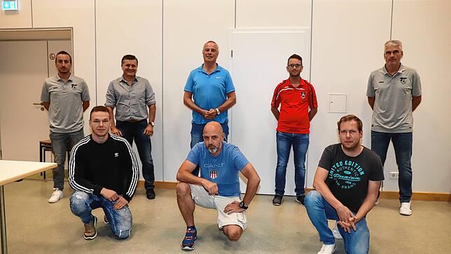 Die Vorstandschaft des SV Großschönach von links: Sascha Sautter, Nico Trost , Markus Lutz, Pascal Doucart, Frank Kaulbarsch, Simon ...