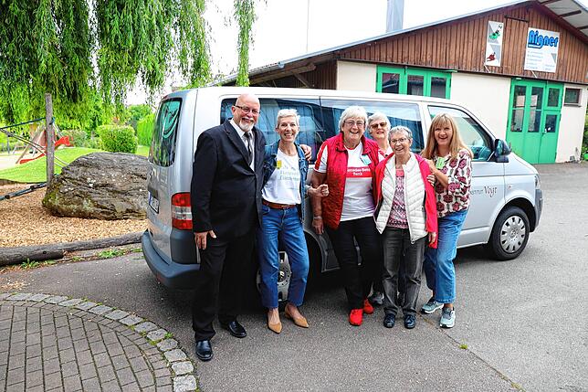 Die ehrenamtlichen Mitarbeiter vom Hospizteam aus Salem, Meersburg und Mengen von links: Klaus Cunitz, Christiane Bosch-Schrapp, Petra ...