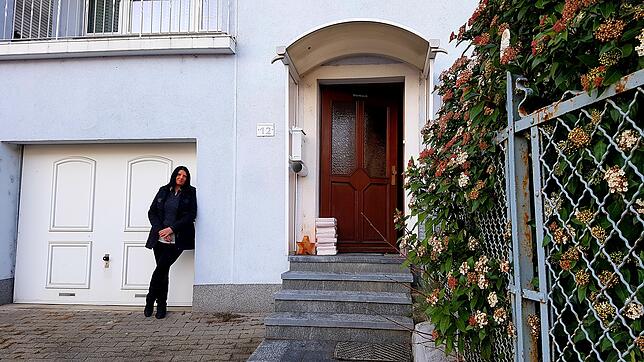 Bild : Alleinerziehende dreifache Mutter sucht verzweifelt eine Wohnung &ndash; stattdessen erhält sie anzügliche Angebote