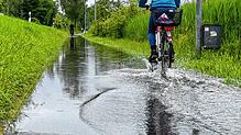 Der Radweg von Radolfzell nach Böhringen stand am Wochenende unter Wasser.