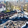Nur noch wenige Mauerreste stehen: Die Friedenskirche in Singen wurde in der Nacht auf Montag ein Raub der Flammen. Die Ermittlungen zur ...