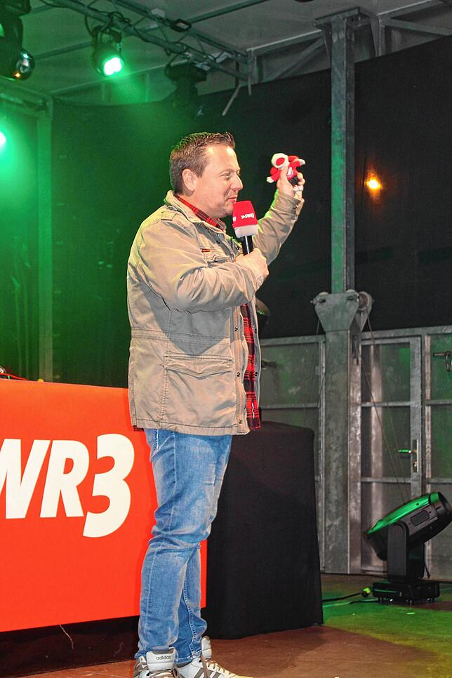 Bild 11: Jubiläums-Herbstfest beginnt mit SWR3-Party auf dem Rathausplatz
