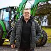 Karl-Heinz Mayer, Landwirt auf den Burghöfen in Owingen.