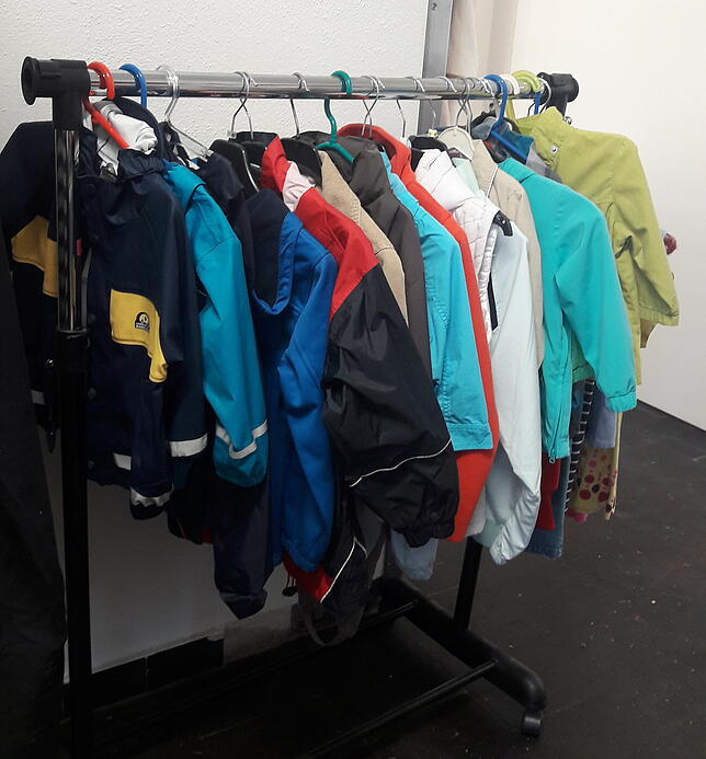 Wetterfeste Kleidung ist besonders im Herbst gefragt.