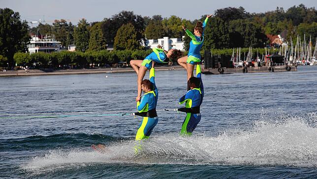 Bild 21: Konstanzer Seenachtfest 2022: Ein Highlight des Tages ist die Wasserski-Show