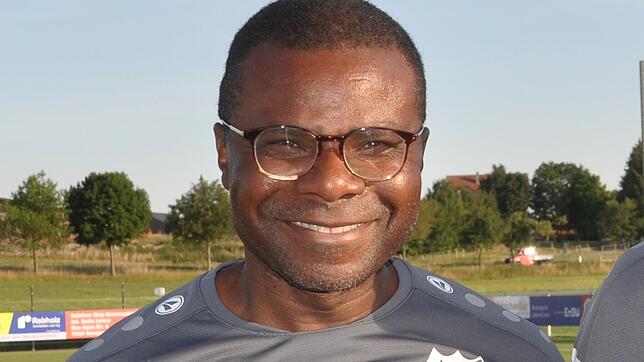 Jackson Agbonkhese trainiert auch kommende Saison die Aasener.