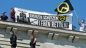 Die Identitäre Bewegung macht immer wieder mit Aktionen auf sich aufmerksam. (Archivfoto)