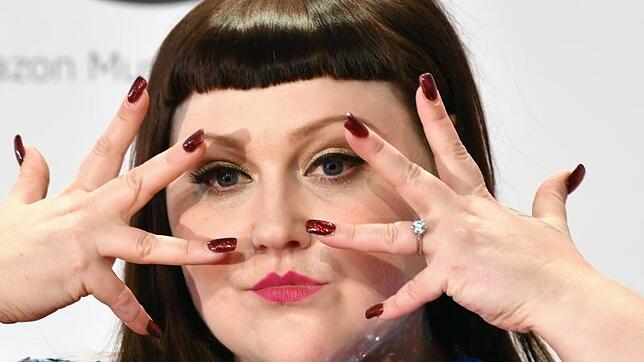 Sängerin Beth Ditto kommt am 23. Juli zum diesjährigen Hohentwielfestival auf die Karlsbastion. SÜDKURIER-Abonennten haben die ...