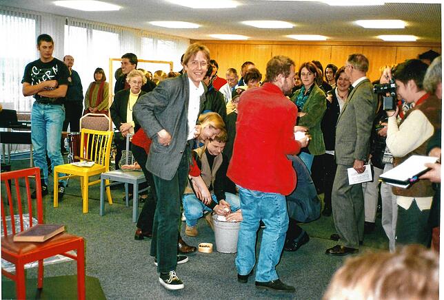 1998: Der Singener Maler Thomas Mayer hat die Junge Galerie als Sprungbrett in den Ausstellungsbetrieb nutzen können.