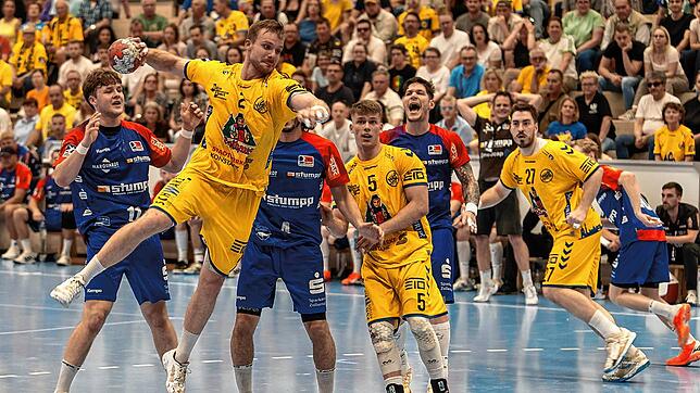 Beim letzten Heimspiel der Saison gab es für die HSG Konstanz um Michael Stotz (am Ball) nichts zu holen: Die Konstanzer unterlagen ...