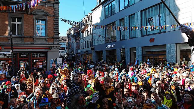 Bild 3: Jetzt geht&lsquo;s um die Wurst! Bilder vom Kaiserbrunnen am Rosenmontag