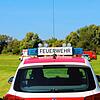 (Symbolbild) Auf dem Konstanzer Flugplatz ist es Donnerstag, 18. Juli, zu einem Flugunfall gekommen. Unser Bild zeigt den Einsatz nach ...