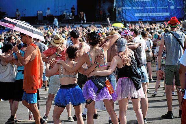 Bild 23: Southside 2022: Bilder vom Konzert von Sängerin LP am Samstag