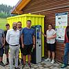 Übergabe der neuen Parkanlage, von links: Tobias Heigl (Geschäftsführer Installationsfirma Todi), Fabian Wagnerbauer (Mitarbeiter Todi), ...