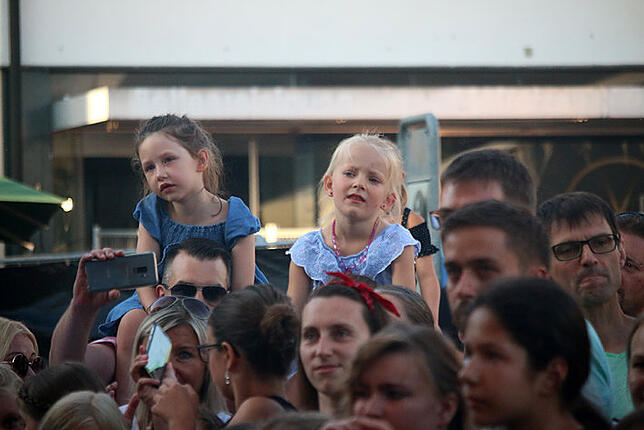 Bild 22: Namika begeistert 1800 Fans in Markdorf. Wir haben alle Bilder