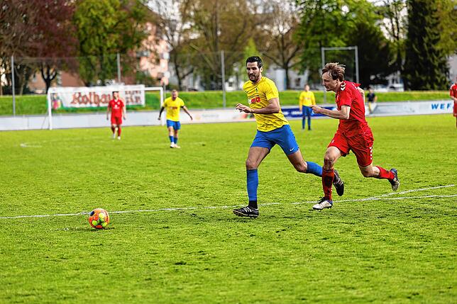 Bild 5: Die besten Bilder der Verbandsliga-Partie zwischen dem FC Singen und dem FV Lörrach-Brombach