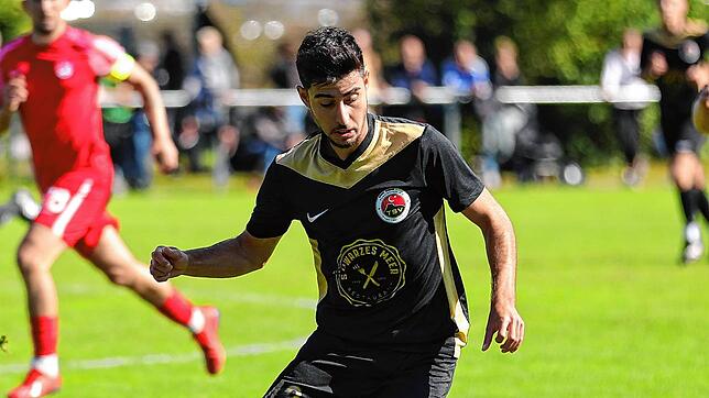 Ein Konstanzer im Trikot des Verbandsligazweiten Türk. SV Singen: Atakan Koyuncuoglu und seine Mannschaft empfangen am Sonntag den ...