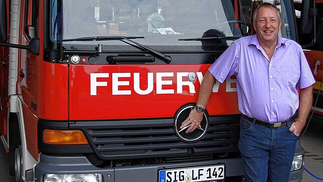 Berthold Reichle gibt sein Amt nach 20 Jahren als Feuerwehrkommandant der Freiwilligen Feuerwehr in Sauldorf in jüngere Hände ab.