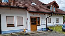 Hinter dieser Fassade ereignete sich die Familientragödie. Das Bild entstand direkt nach der Tat.