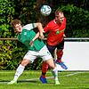 Yannick Käfer (links, Villingen) im Zweikampf mit Matthias Schuhmacher vom SV Rietheim