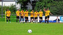 Die Spieler des FC Öhningen-Gaienhofen in Jubellaune: Gleich achtmal trafen sie zum Bezirksliga-Auftakt gegen den FC Steißlingen. Ein ...