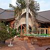 Verwaist und leer: Das Restaurant im Haupthaus von Naturata in Überlingen hat seit langem geschlossen. 100 Gäste könnten Thilo Kauf und ...