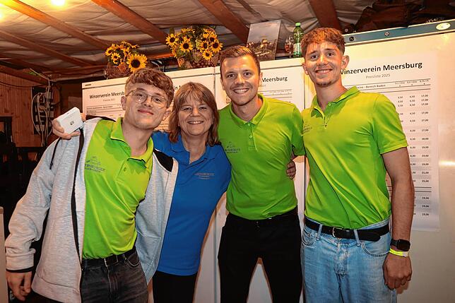 Bild 29: Konstanzer Weinfest 2025: Am letzten Abend gehen die Lichter aus